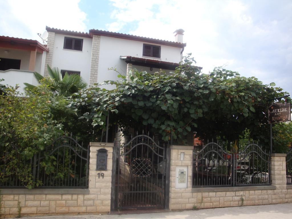 Apartments Sasha Pula Ngoại thất bức ảnh