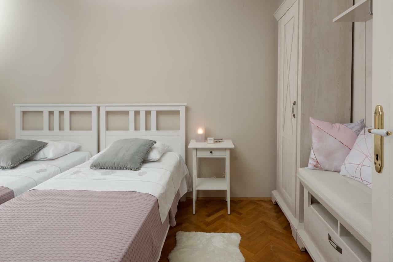 Apartments Sasha Pula Ngoại thất bức ảnh